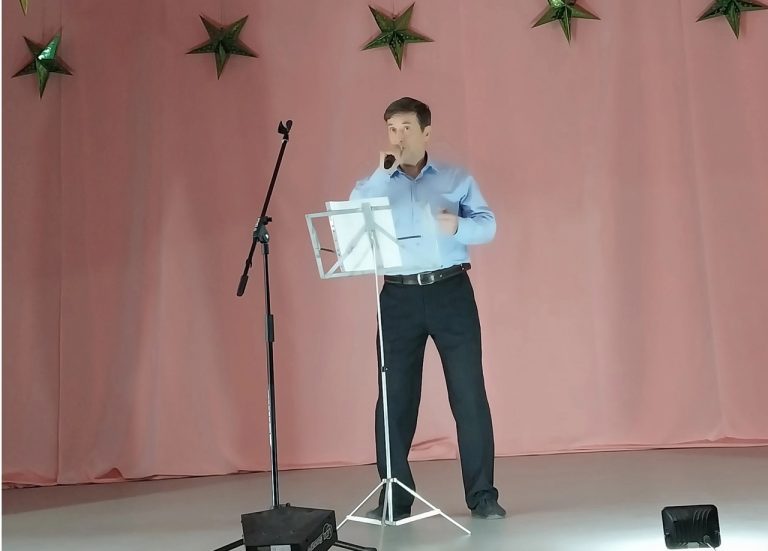 Концерт ко Дню пожилого человека, а также поездка на хоккей. 